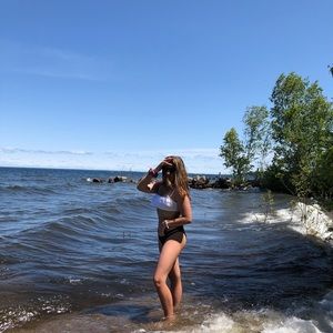 Meet your Posher, Teah